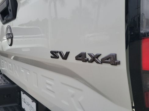Certified 2022 Nissan Frontier SV image 8