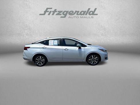 Used 2025 Nissan Versa SV FWD image 8