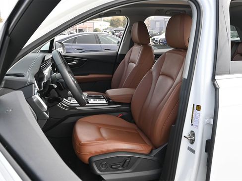 Used 2024 Audi Q7 2.0T Premium w/ Convenience Package image 15