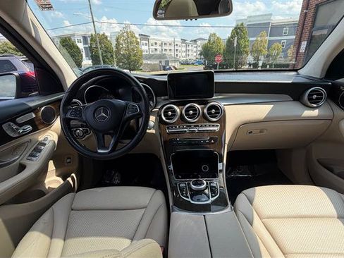 Used 2017 Mercedes-Benz GLC 300 4MATIC image 25