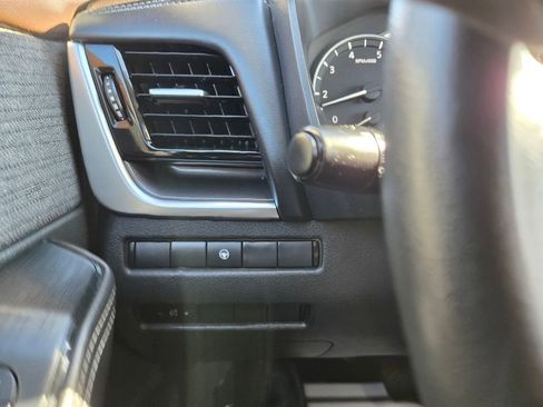 Used 2021 Nissan Rogue SV image 21