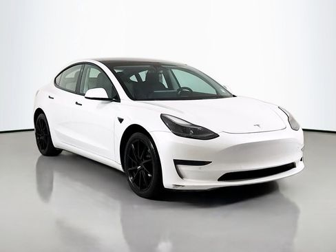 Used 2022 Tesla Model 3 Long Range AWD/4WD image 3