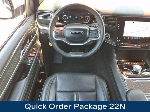 Used 2022 Jeep Wagoneer Series III AWD/4WD image 3