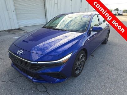 Used 2025 Hyundai Elantra SEL