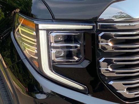 Used 2023 GMC Sierra 1500 Denali w/ Denali Reserve Package AWD/4WD image 4