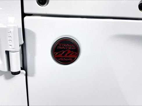 Used 2025 Jeep Wrangler Unlimited Rubicon AWD/4WD image 14