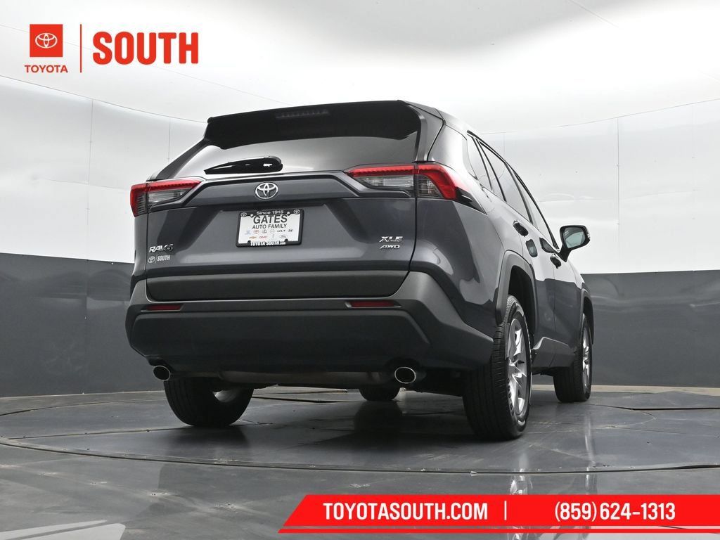 Used 2025 Toyota RAV4 XLE AWD/4WD image 34