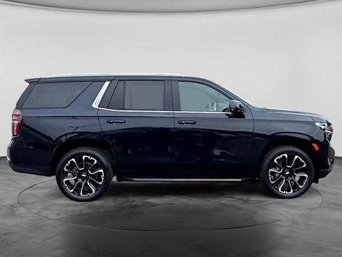 Used 2022 Chevrolet Tahoe LT w/ LT Signature Package AWD/4WD image 10