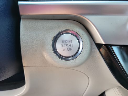 Used 2024 Kia Telluride EX w/ EX Captain's Chair Package FWD image 25