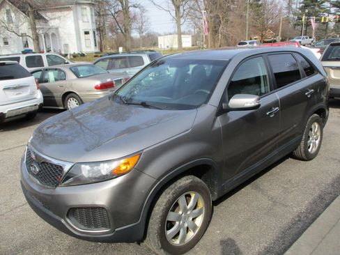 Used 2011 Kia Sorento 2WD image 1