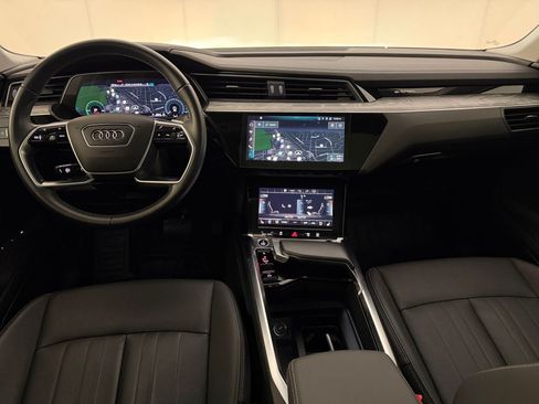 Used 2022 Audi e-tron Premium Plus w/ Premium Plus Package AWD/4WD image 16