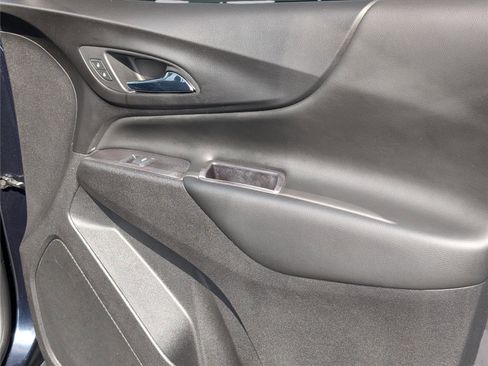 Used 2021 Chevrolet Equinox LT image 30