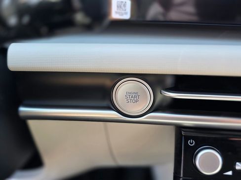 Certified 2025 Hyundai Tucson SEL AWD/4WD image 34