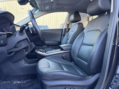 Used 2022 Kia Niro EX Premium w/ Cold Weather Package FWD image 14