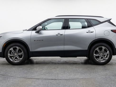 Used 2025 Chevrolet Blazer LT FWD image 5