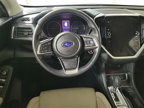 Used 2024 Subaru Ascent Premium w/ Convenience Package image 15