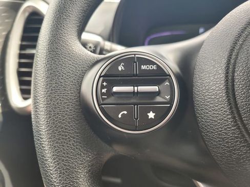Used 2025 Kia Soul LX w/ LX Technology Package image 27
