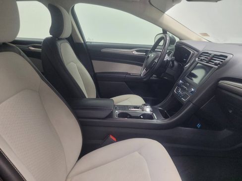 Used 2019 Ford Fusion SE w/ Equipment Group 151A FWD image 21
