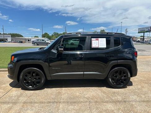 Used 2022 Jeep Renegade Altitude AWD/4WD image 4