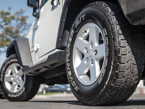 Used 2015 Jeep Wrangler Sport w/ Quick Order Package 24S AWD/4WD image 20