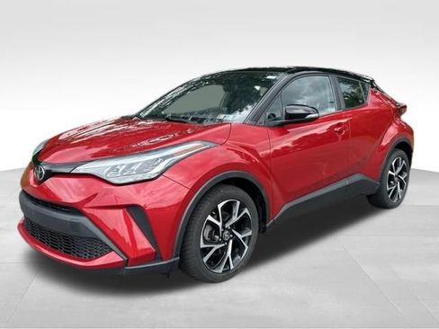 Used 2020 Toyota C-HR XLE FWD image 1