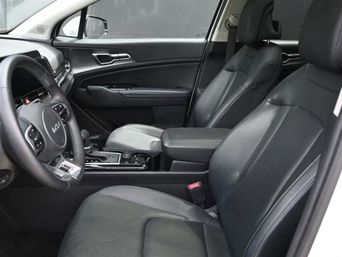 Used 2025 Kia Sportage EX w/ Premium Package FWD image 13