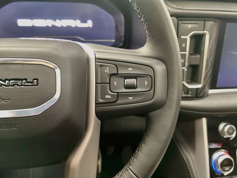 Used 2024 GMC Yukon Denali AWD/4WD image 12