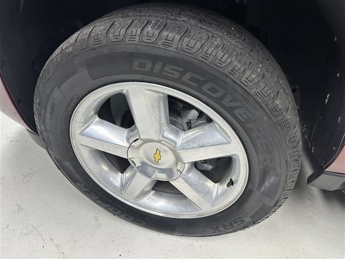 Used 2008 Chevrolet Suburban LT AWD/4WD image 19