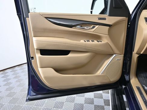 Used 2018 Cadillac Escalade Platinum AWD/4WD image 20