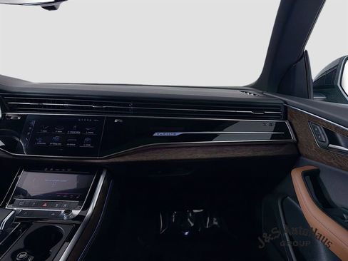 Used 2024 Audi Q8 Premium Plus w/ Premium Plus Package image 30