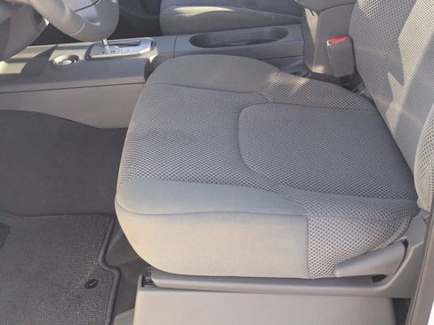 Used 2021 Nissan Frontier SV w/ Midnight Edition Floor Mats image 29