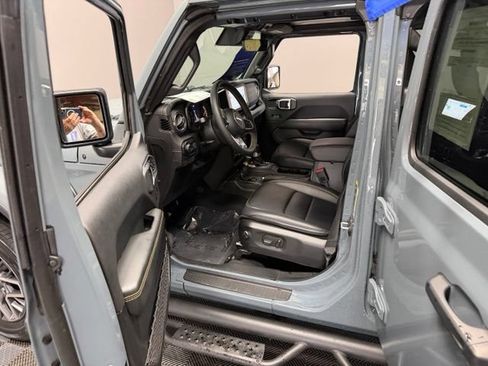 Used 2024 Jeep Wrangler Unlimited Sahara w/ Technology Group AWD/4WD image 14