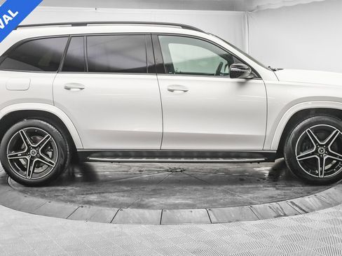 Used 2024 Mercedes-Benz GLS 450 4MATIC image 11