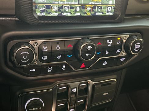 Certified 2022 Jeep Wrangler Unlimited Sahara w/ Cold Weather Group AWD/4WD image 20