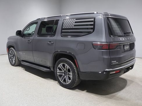 Used 2022 Jeep Wagoneer Series III AWD/4WD image 4
