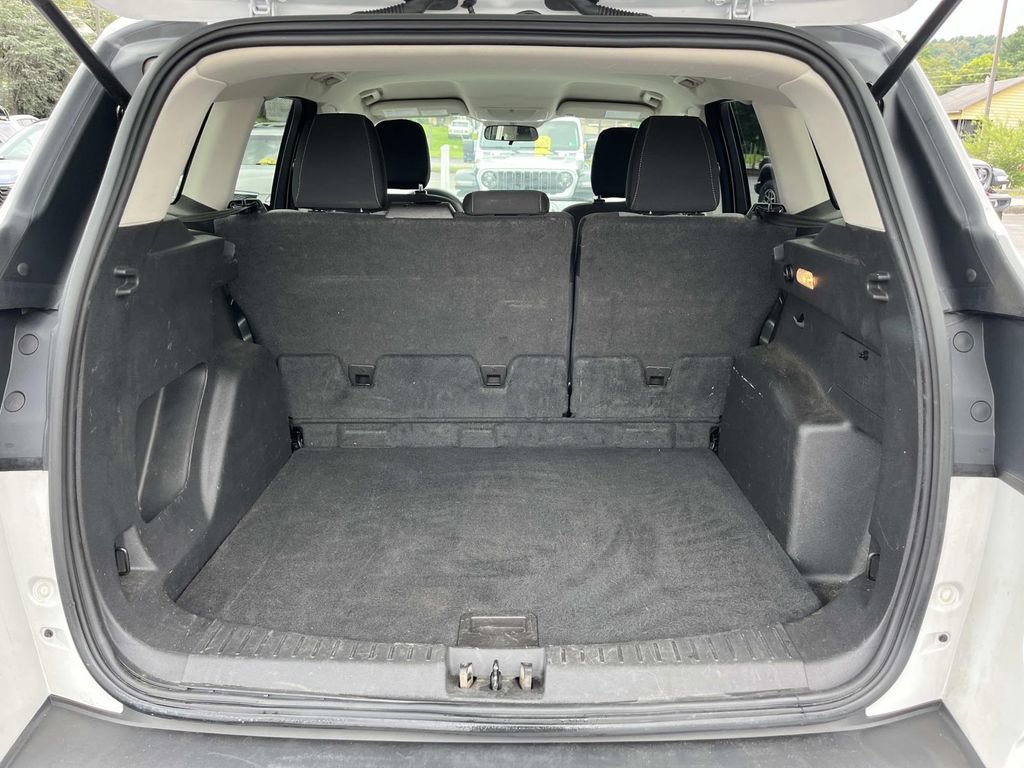Used 2019 Ford Escape SE FWD image 19