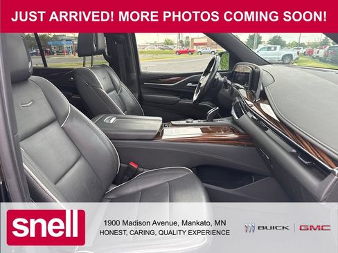 Used 2021 Cadillac Escalade Premium Luxury w/ Driver Assist Tech Package AWD/4WD image 6
