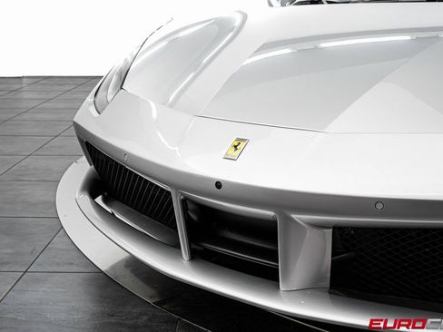 Used 2016 Ferrari 488 GTB image 12