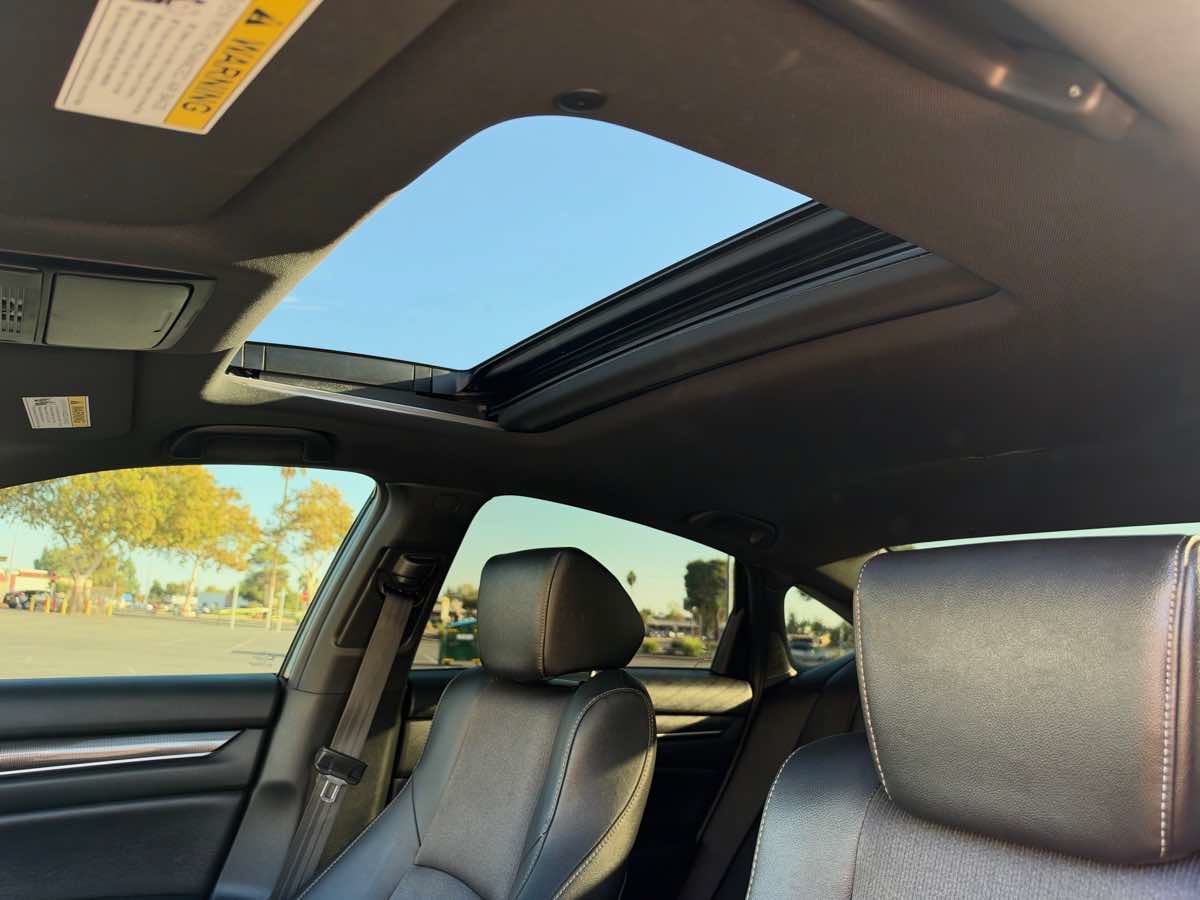 Used 2019 Honda Accord Sport image 13