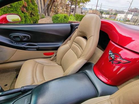 Used 2002 Chevrolet Corvette Convertible w/ Preferred Equipment Group2 RWD image 50
