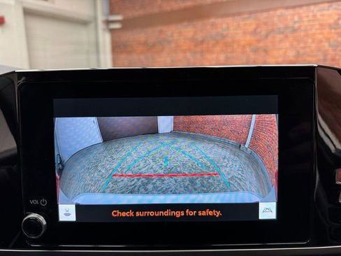 Used 2025 Toyota Camry SE image 21