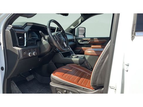 Used 2024 GMC Sierra 3500 Denali Ultimate AWD/4WD image 12