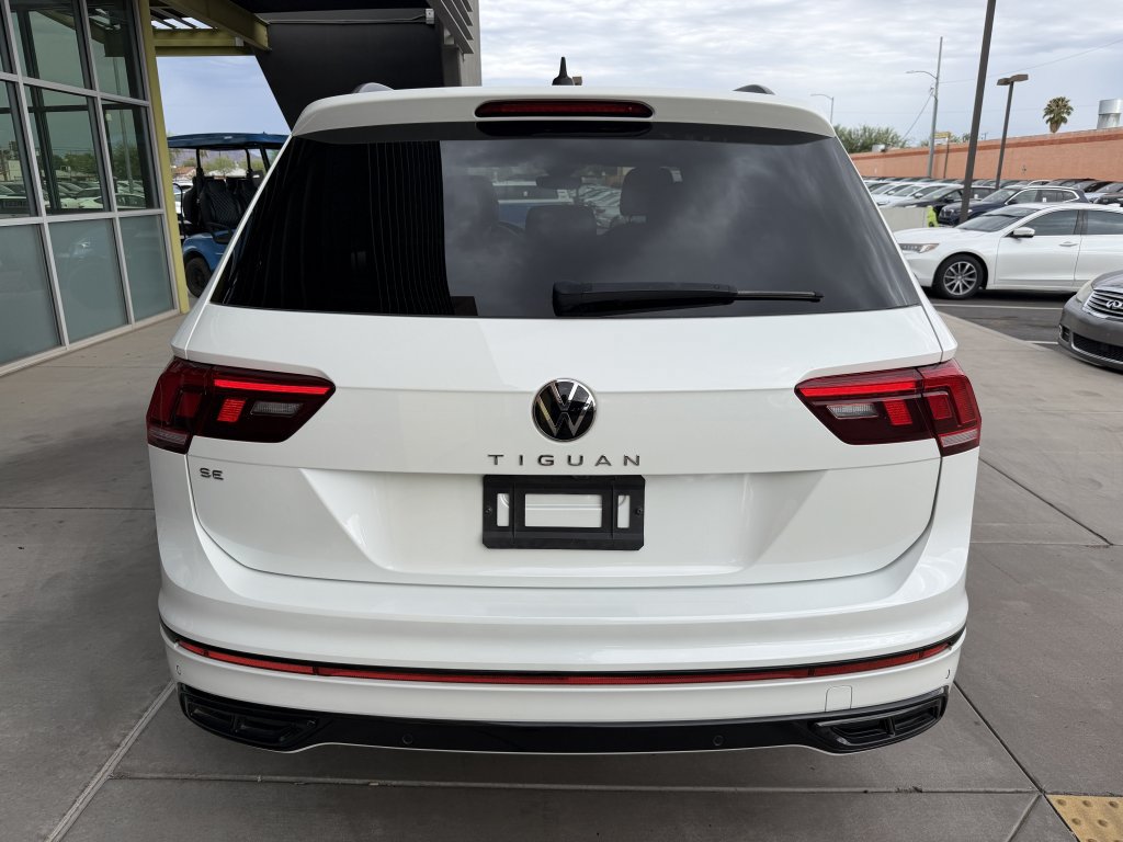 Used 2024 Volkswagen Tiguan SE R-Line FWD image 13