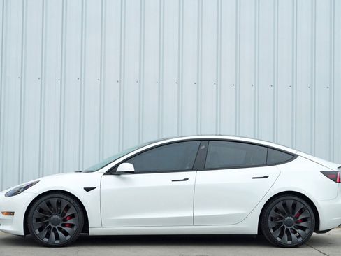 Used 2021 Tesla Model 3 Performance image 9