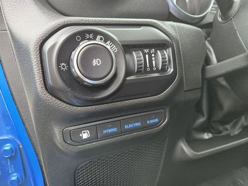 Used 2022 Jeep Wrangler Unlimited Sahara 4xe image 10