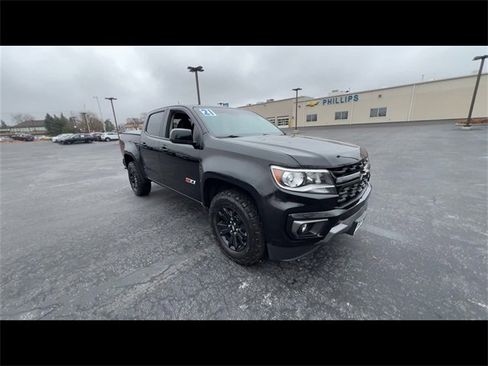 Certified 2021 Chevrolet Colorado Z71 w/ Z71 Midnight Edition image 2