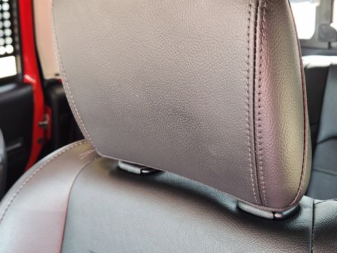 Used 2023 Jeep Gladiator Sport image 14