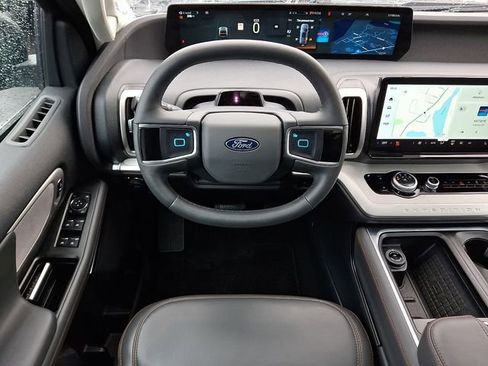 Certified 2025 Ford Expedition Max Active image 12