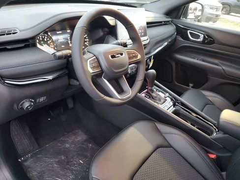 New 2026 Jeep Compass Latitude image 17