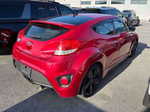 Used 2013 Hyundai Veloster Turbo FWD image 2